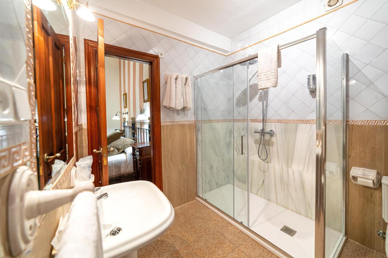 Alvar Fanez Hotel 4*
